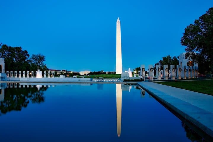 Evening Guided Memorial Walk: Washington DC After Dark photo 2
