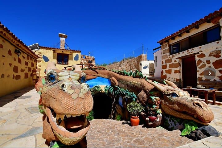 Travel in Time at El Pasaje Secreto: Explore Tenerife's Handcrafted Cave Garden photo 4