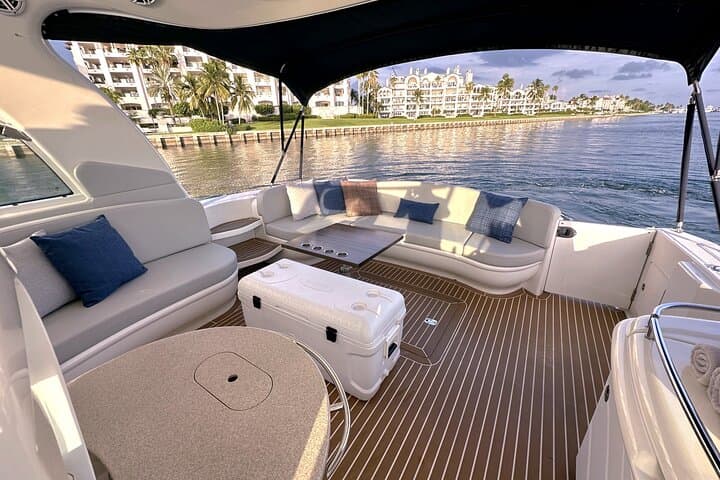 South Beach Yacht Charter on DREAMER — Biscayne Bay Day Cruises from Miami Beach photo 4