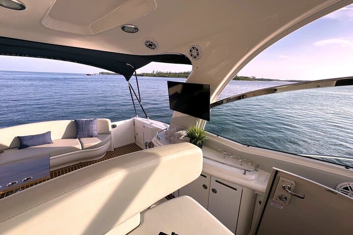 South Beach Yacht Charter on DREAMER — Biscayne Bay Day Cruises from Miami Beach photo 5