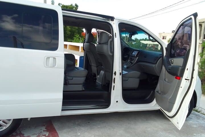 Punta Cana Airport (PUJ) Private SUV Transfer to Punta Cana & Bavaro Hotels photo 5