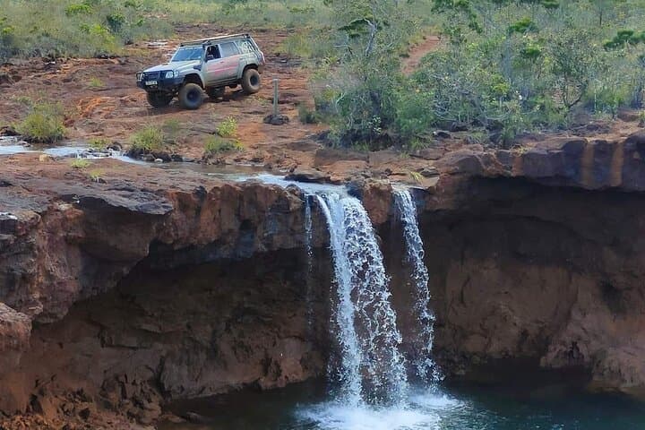 Great South 4x4 Adventure — Mont-Dore Rivers, Waterfalls & Bivouac photo 2