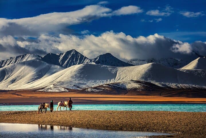 10-Day Tibet Adventure: Lhasa, Yamdrok, Everest Views & Namtso Lake photo 3