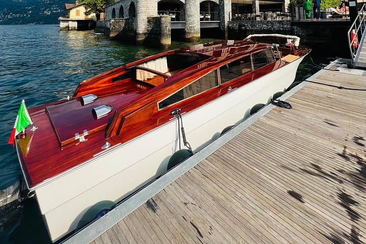 Private Boat Tour on Lake Como — Customize a One-Hour Cruise Past Historic Villas photo 3