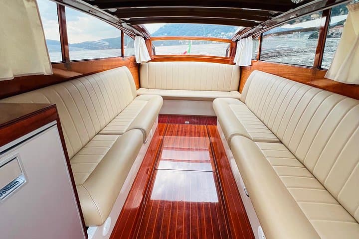 Private Boat Tour on Lake Como — Customize a One-Hour Cruise Past Historic Villas photo 4