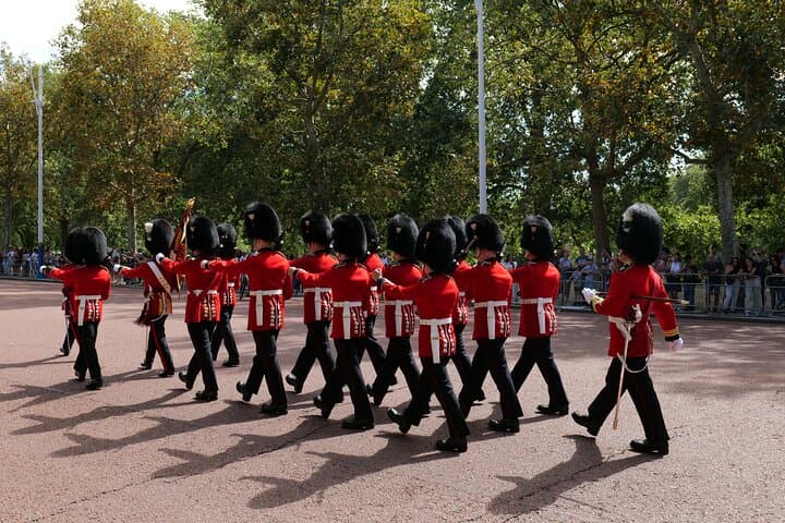 Central London Landmarks Bike Tour — Westminster, Buckingham Palace & St Pauls by Bike photo 4
