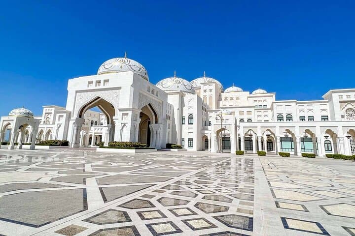 Abu Dhabi Private Day Trip From Dubai: Grand Mosque, Corniche & Cultural Highlights