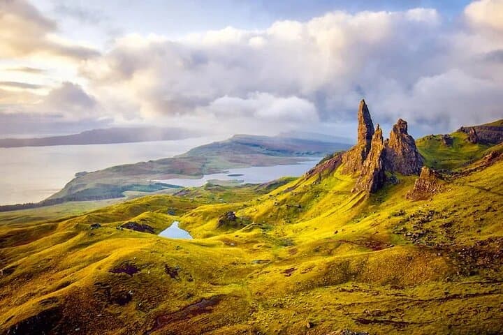 Isle of Skye Day Trip from Inverness: Loch Ness, Eilean Donan & Quiraing photo 4