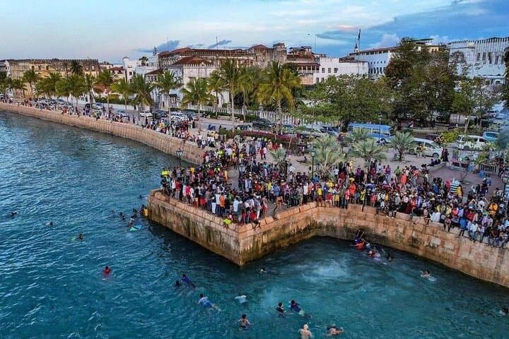 Prison Island & Stone Town By Night: Half-Day Tortoises, Ruins and Forodhani Flavors photo 4