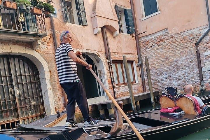 Vienna to Venice: 3-Day Private Venice Tour with Gondola Ride & Burano Excursion photo 1