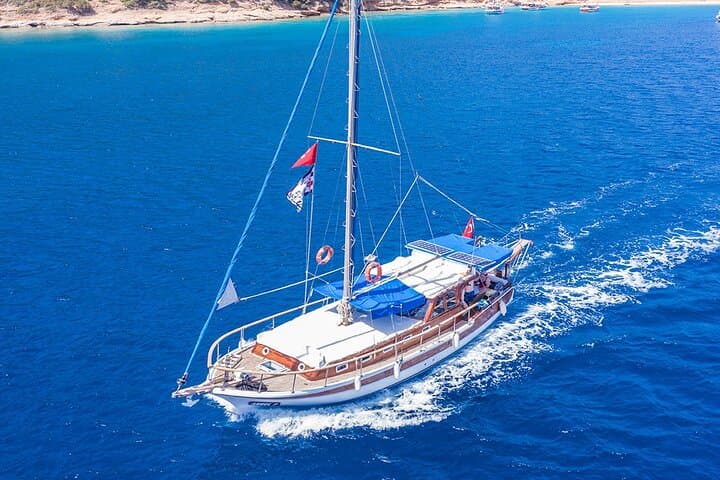 Private Bodrum Bays Boat Tour: 6-Hour Swim, Snorkel & Lunch
