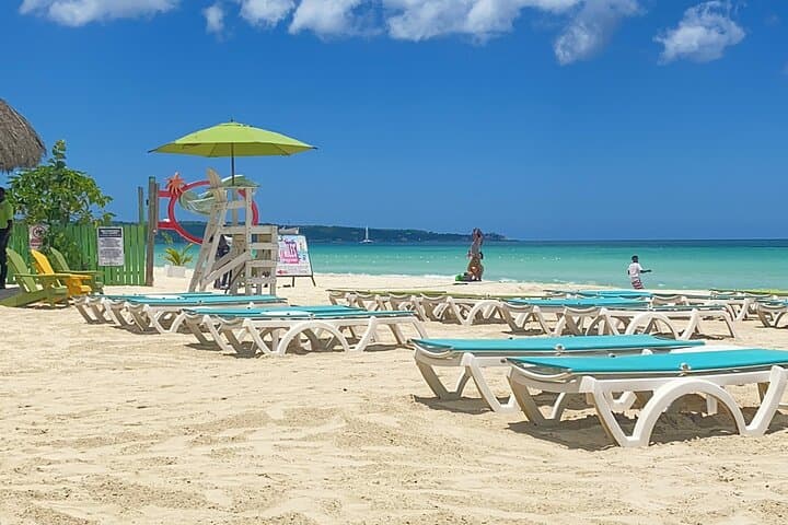 Exploring Negril: A Perfect Day at Margaritaville & Rick's Cafe photo 2