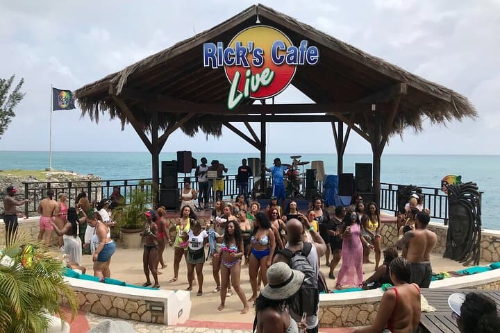 Exploring Negril: A Perfect Day at Margaritaville & Rick's Cafe photo 3