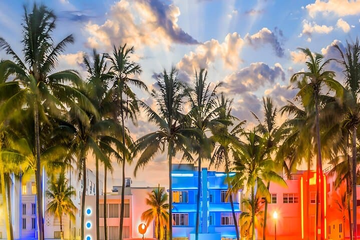 South Beach Art Deco Walking Tour: Explore Miami's 1920s Icons photo 3