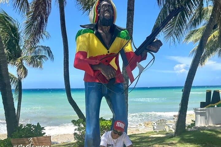 Exploring Negril: A Perfect Day at Margaritaville & Rick's Cafe photo 4