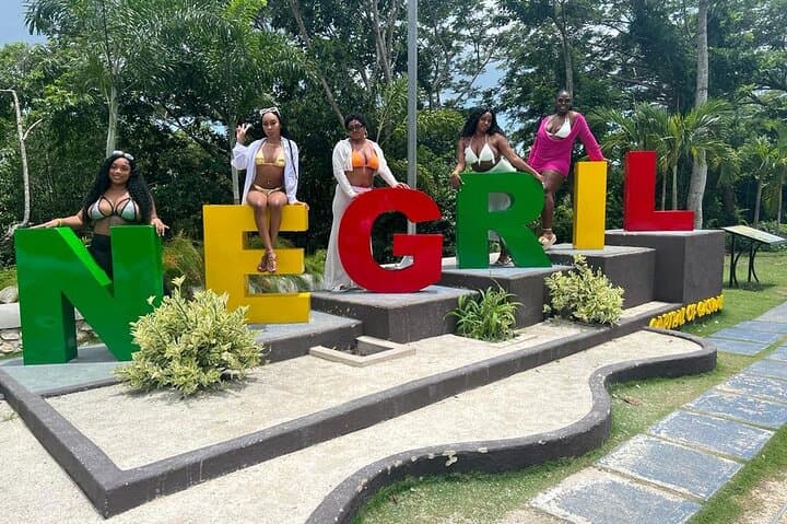 Exploring Negril: A Perfect Day at Margaritaville & Rick's Cafe