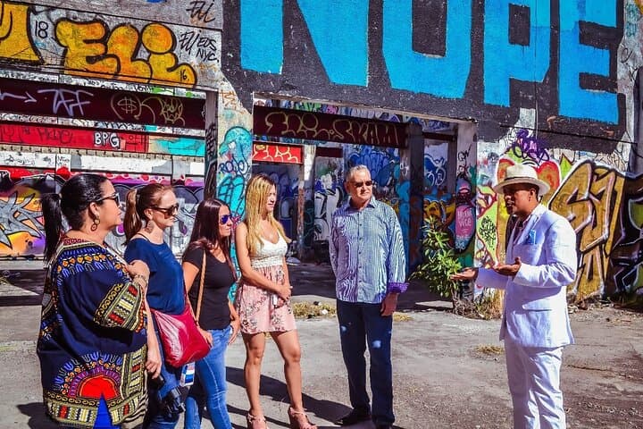 Wynwood Graffiti Tour & Workshop — Miami Street Art Experience photo 2