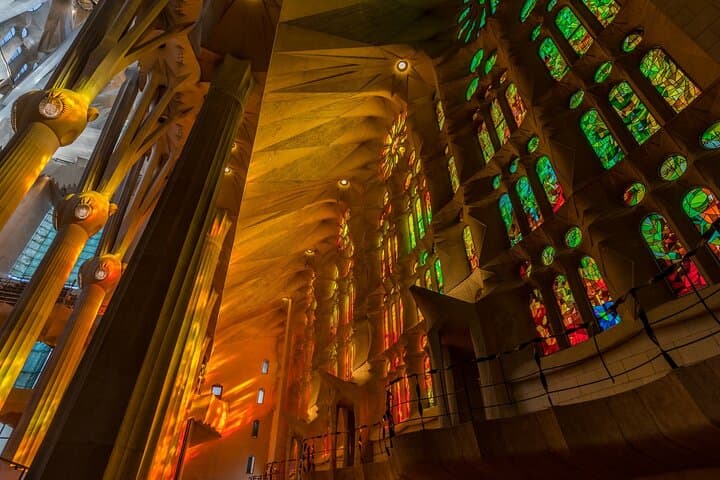 Sagrada Familia Revealed: Express-Entry Guided Tour