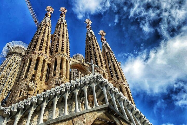 Sagrada Familia Revealed: Express-Entry Guided Tour photo 2