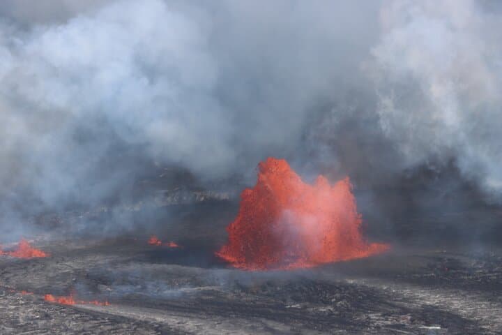 Exploring Hawaii Volcanoes National Park: A Private Day Tour from Hilo