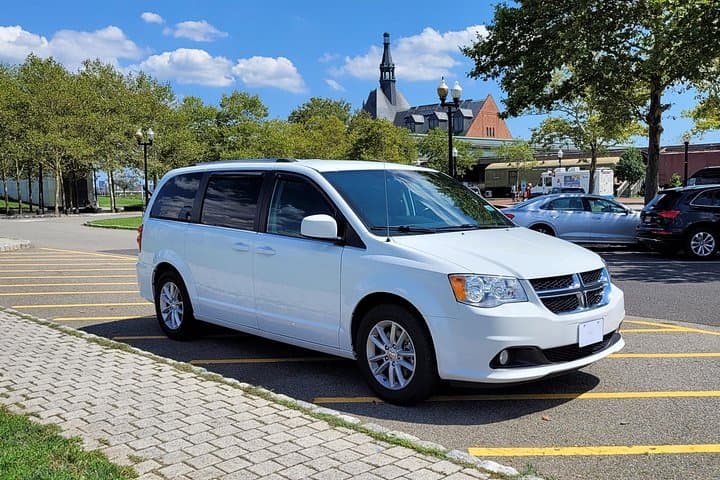 JFK to Times Square XL Mini Van Transfer — Private Door-to-Door Ride photo 2