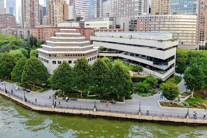 Private Jewish History Tour of NYC’s Lower East Side with Transfers photo 4