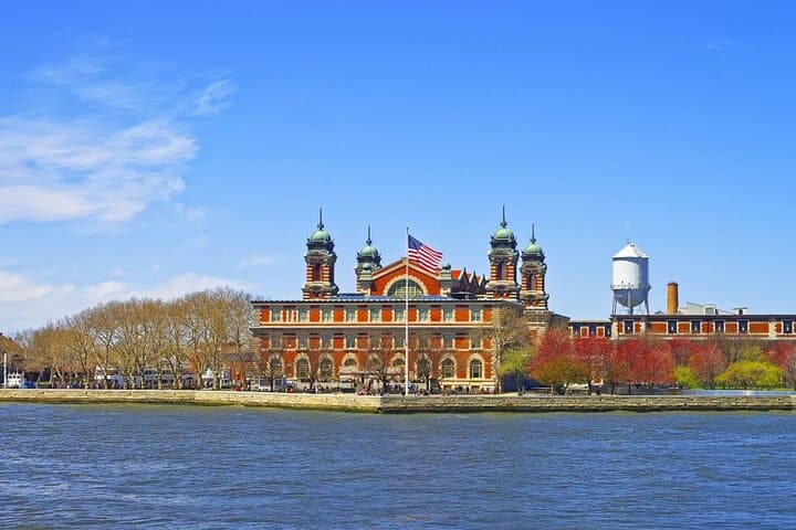 Explore NYC Your Way: 6 Self-Guided Audio Walking Tours of Manhattan & Brooklyn photo 5