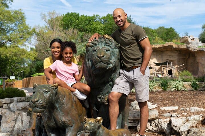 Exploring San Antonio Zoo: A Wild Adventure Through Conservation and Animal Encounters photo 3