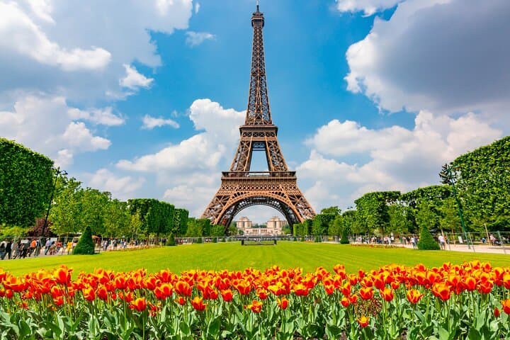From Ship to Seine: Private Full-Day Paris Shore Excursion from Le Havre