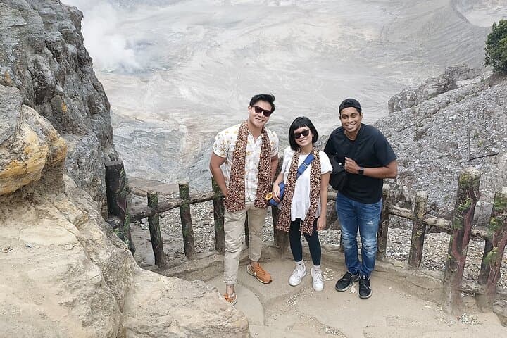 Tangkuban Perahu Private Volcano Tour: Domas Crater & Angklung Udjo Experience photo 5