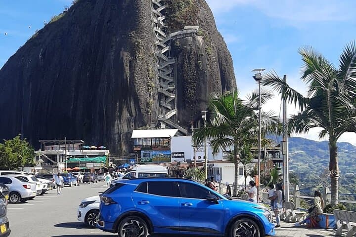 Climb La Piedra & Explore Guatapé: Full-Day Tour from Medellín photo 5