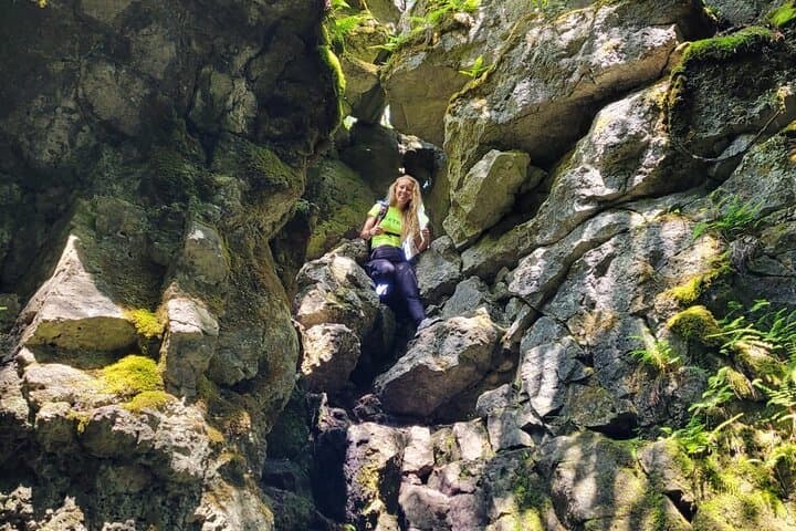 Singhampton Caves Hiking Tour — Private Guided Hike on the Niagara Escarpment photo 5