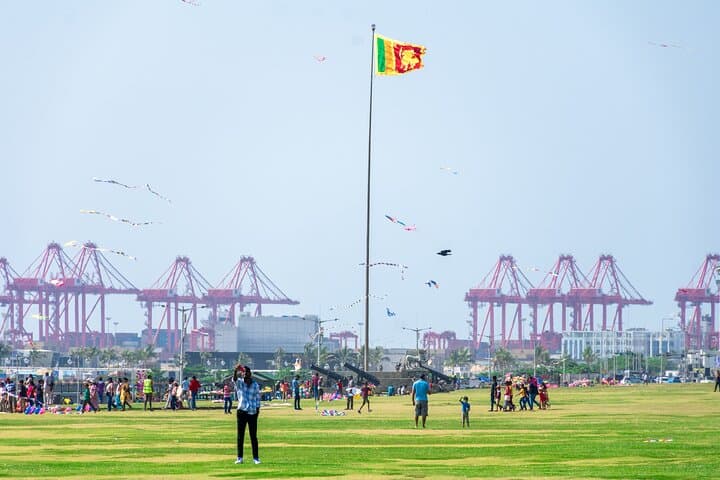 Colombo City Tour: From British Colony to Modern Port City photo 2