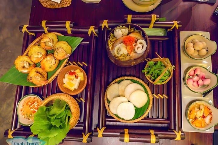 Hoi An Food Lover Walking Tour: Street Food, Lanterns & Historic Alleys photo 4