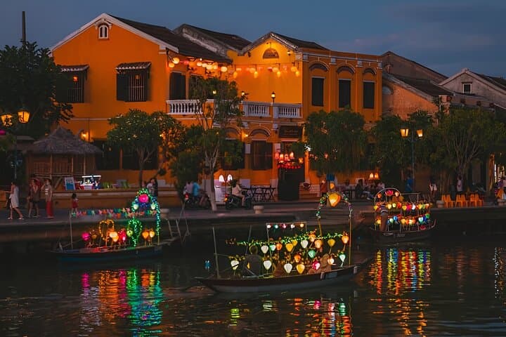 Hoi An Food Lover Walking Tour: Street Food, Lanterns & Historic Alleys photo 3