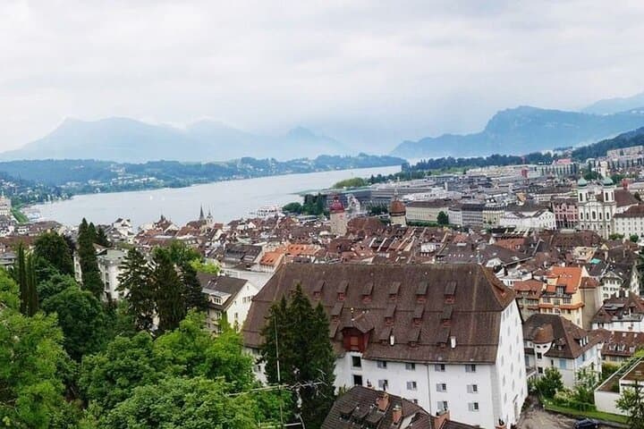 Geneva to Interlaken & Grindelwald: Private Full-Day Alpine Drive photo 4