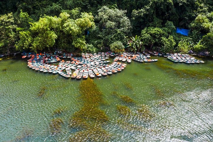 Ninh Binh Day Trip: Mua Cave, Trang An & Hoa Lu by Limousine