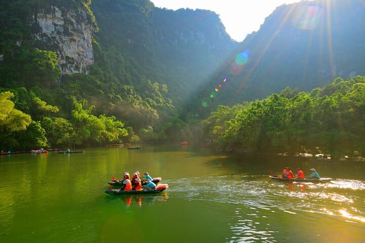 Luxury Day Trip to Bich Dong Pagoda & Trang An Grottoes from Hanoi photo 6