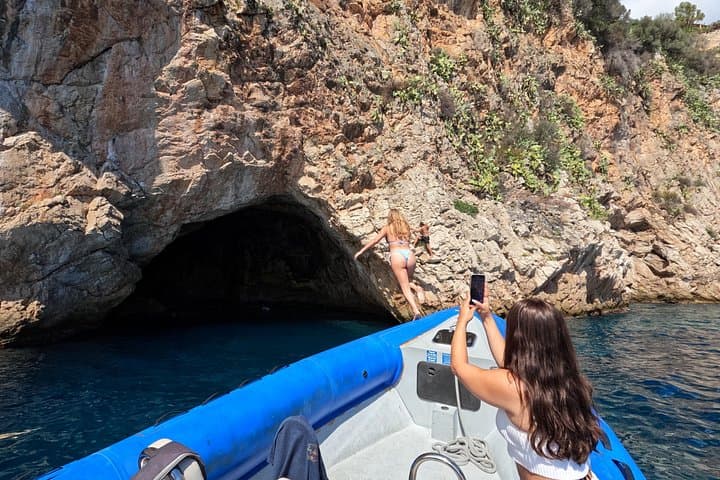 Nice to Monaco Boat Tour with Snorkeling: Mala Caves, Cap Ferrat & Villefranche photo 3