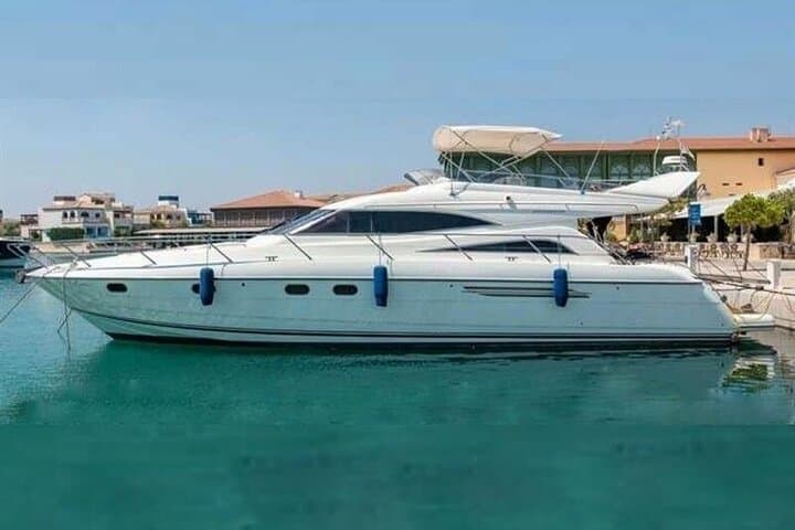 Private 17m Yacht Cruise on the Bosphorus — Istanbul Luxury Charter photo 1