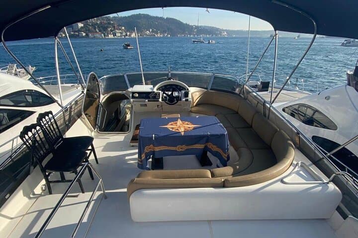 Private 17m Yacht Cruise on the Bosphorus — Istanbul Luxury Charter photo 3