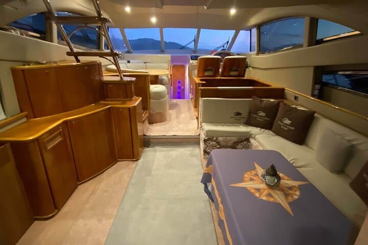 Private 17m Yacht Cruise on the Bosphorus — Istanbul Luxury Charter photo 4