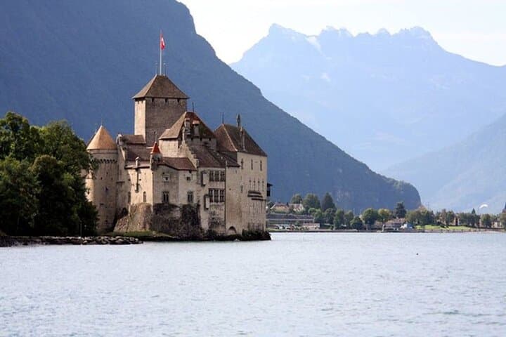 Private Full-Day Tour: Geneva, Montreux & Chillon Castle photo 4