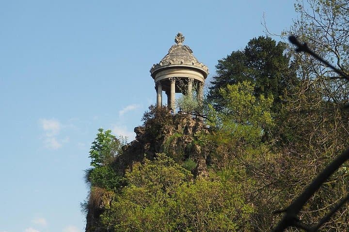 Guided Tour of Buttes-Chaumont Park: Paris Walking Tour & Local Secrets photo 4
