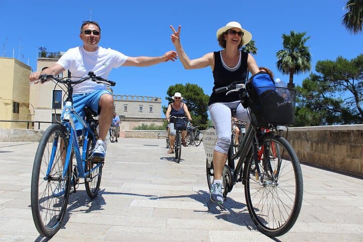 Bari Bike Tour: Old Town Alleys, Basilica of Saint Nicholas & Seafront Ride