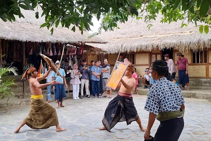 Lombok Sasak Stick Fight, Gendang Beleq & Waterfalls Day Tour