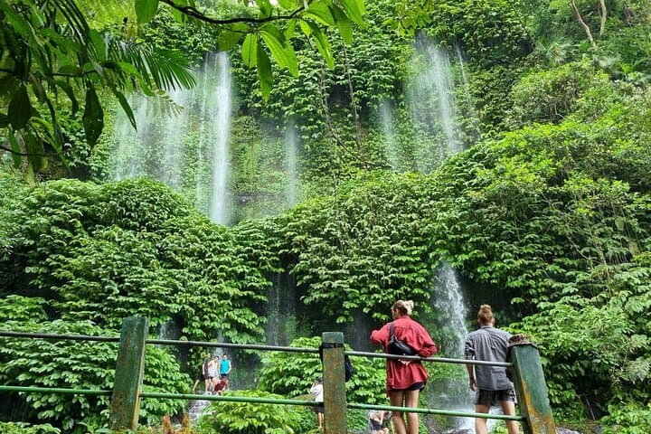 Lombok Sasak Stick Fight, Gendang Beleq & Waterfalls Day Tour photo 3