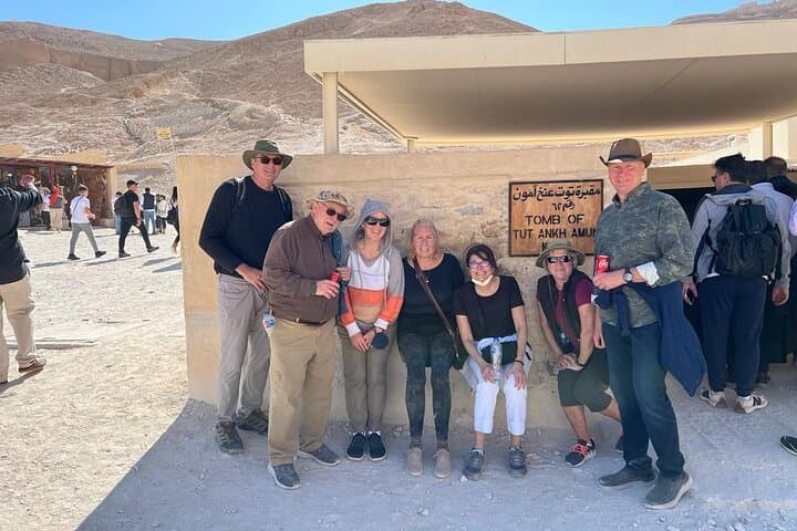 Flying to Luxor: Full-Day Guided Tour from Cairo Including King Tut's Tomb