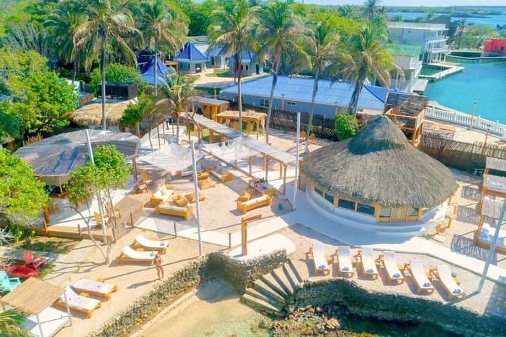 Full-Day Mangata Beach Tour: Rosario Islands Snorkel & Paddle Adventure photo 4