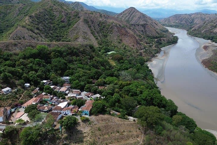 River House Experience & Santa Fe de Antioquia — 2-Day Riverfront Farmhouse Tour from Medellín photo 2